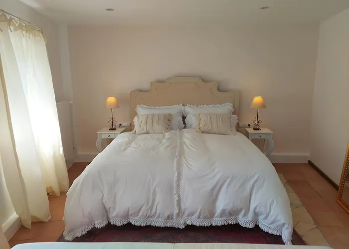 Romantisches In Moselnaehe 펜션 *